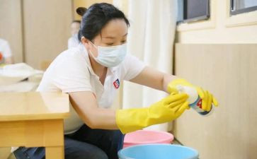 保育员_中班工作计划5篇