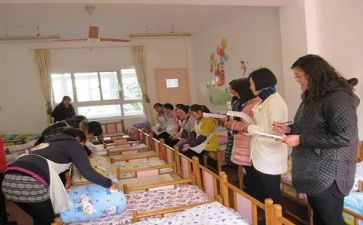 大班下学期保育员个人总结8篇