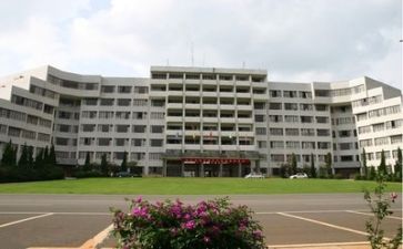 年高校教师工作计划8篇