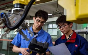 技工学校班主任工作总结8篇