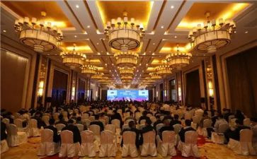 公司领导年会讲话稿最新5篇