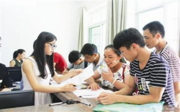 初中助学申请书模板6篇